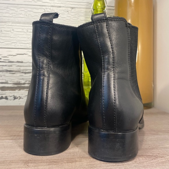La CANADIENNE Black Leather Booties - Picture 11 of 15